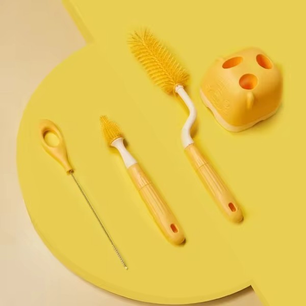 مجموعة فراشي التنظيف باللون الأصفر 💛